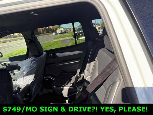 New 2026 Buick Enclave Preferred w/ Power Package image 7