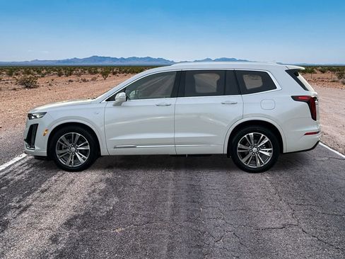 Certified 2025 Cadillac XT6 Premium Luxury image 8