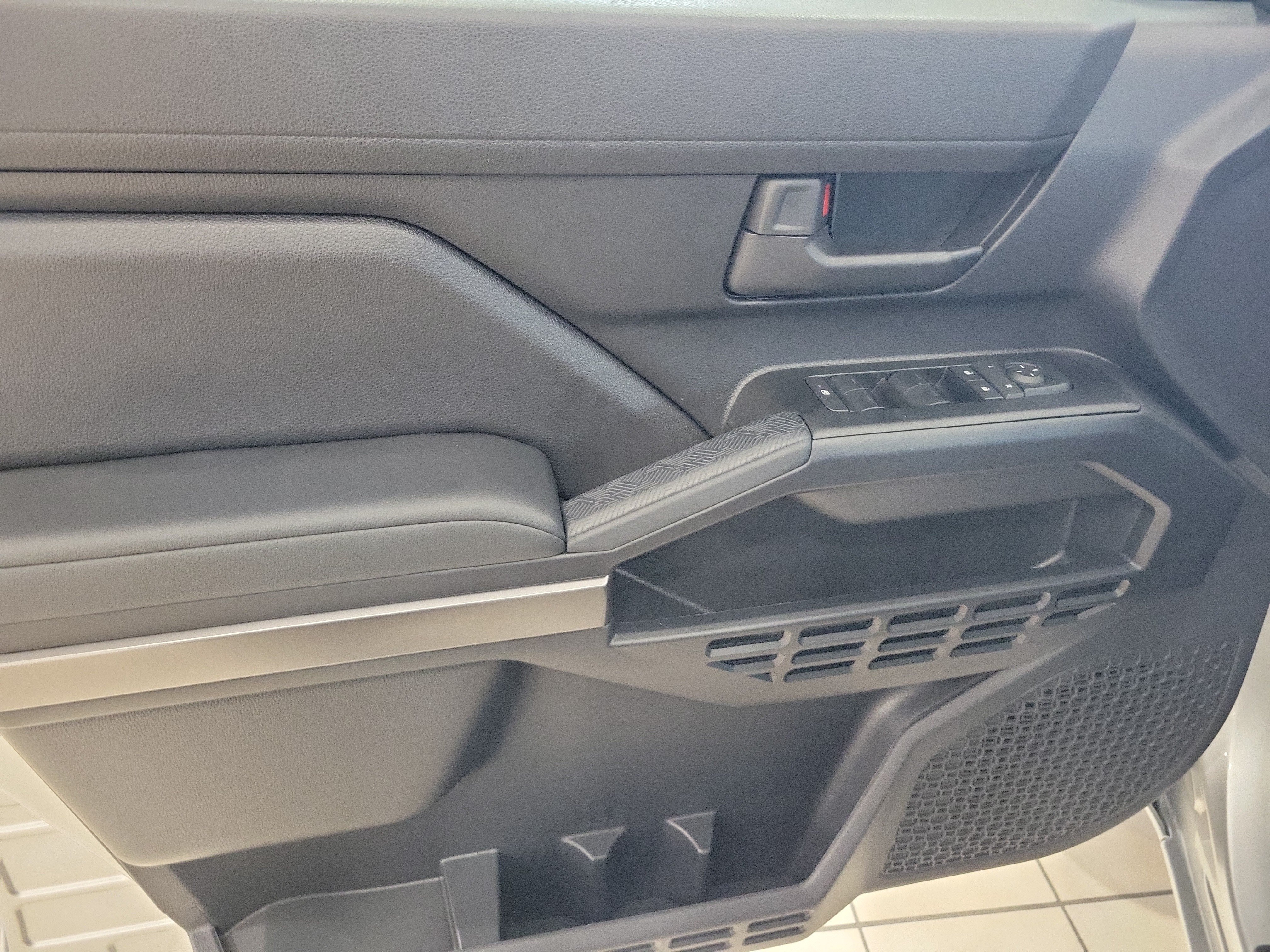 Used 2026 Toyota 4Runner SR5 AWD/4WD image 16