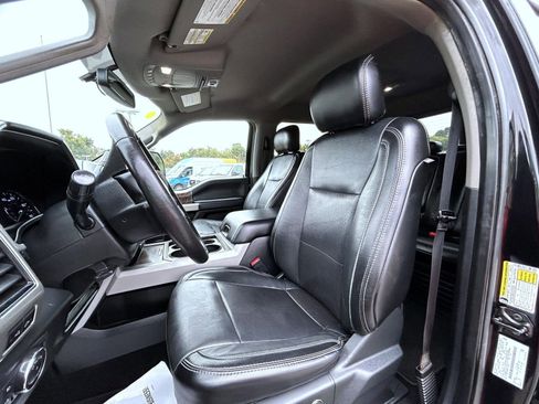 Used 2019 Ford F250 Lariat w/ Chrome Package image 11