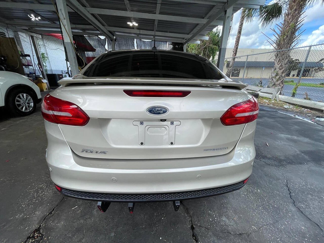 Used 2018 Ford Focus Titanium FWD image 5