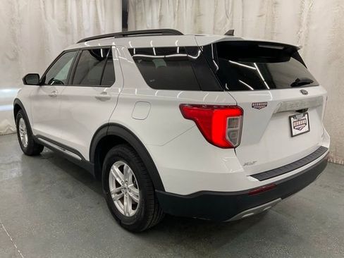 Used 2023 Ford Explorer XLT w/ Equipment Group 202A AWD/4WD image 5