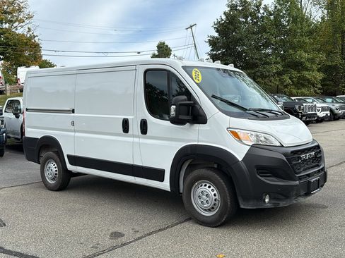 Used 2025 RAM ProMaster 2500 w/ Premium Convenience Group image 2