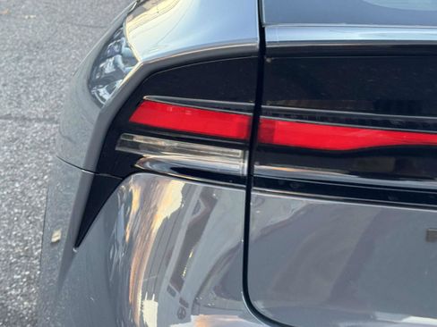 Certified 2024 Toyota Prius XLE image 10