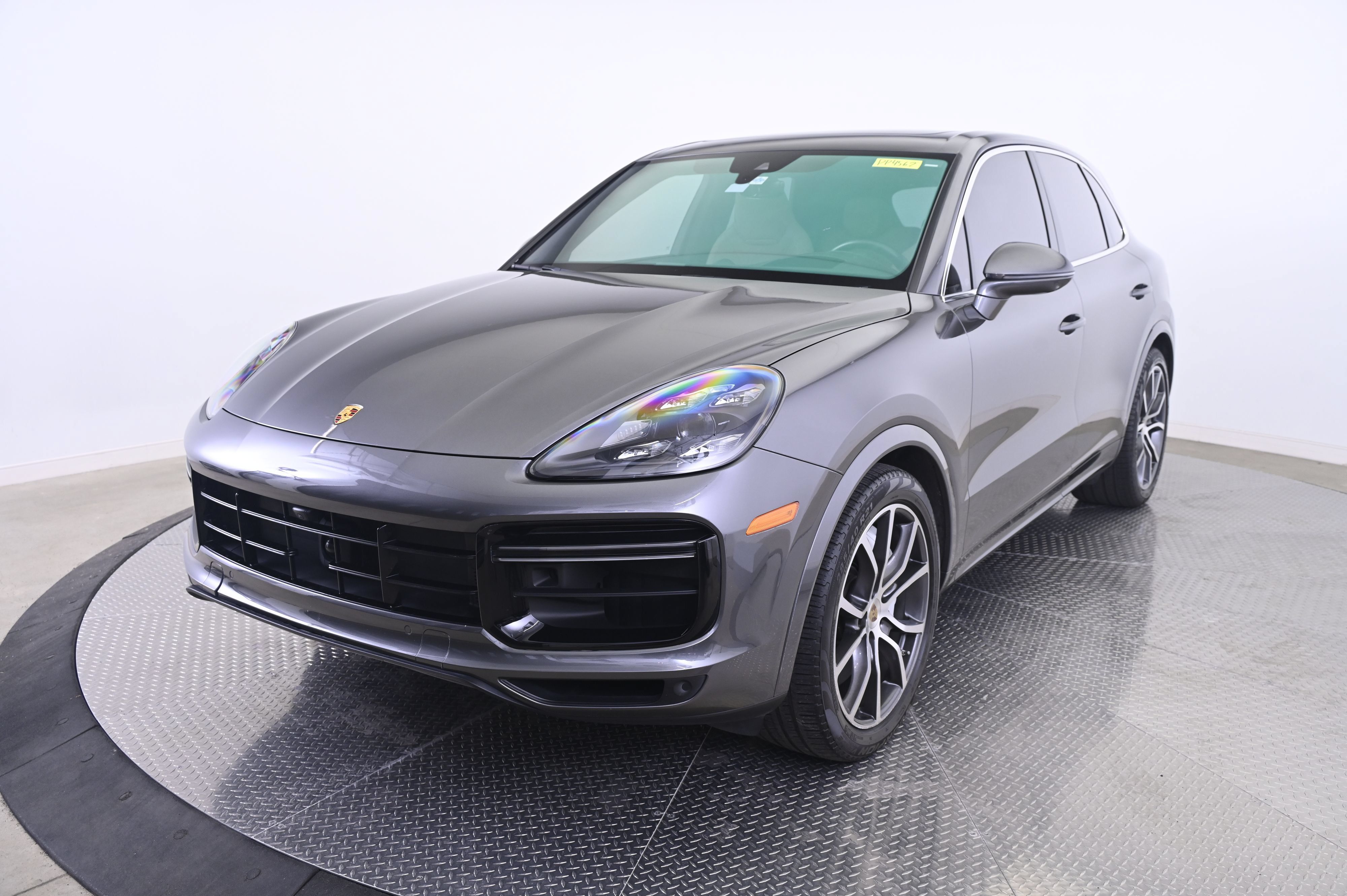 Certified 2023 Porsche Cayenne Turbo AWD/4WD image 1