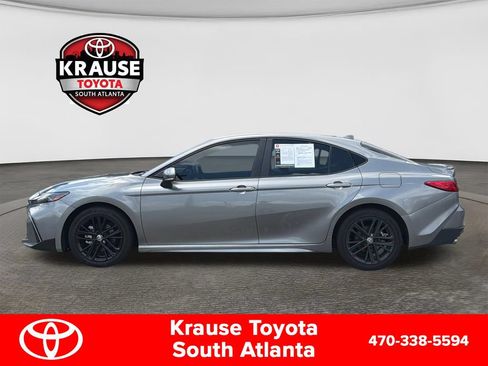 Used 2025 Toyota Camry SE w/ Convenience Package FWD image 8