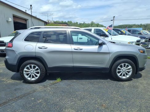 Used 2019 Jeep Cherokee Latitude w/ Popular Appearance Group AWD/4WD image 2