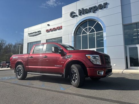 Used 2017 Nissan Titan PRO-4X w/ Pro-4x Convenience Package image 1