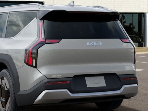 New 2026 Kia EV9 Wind AWD/4WD image 13