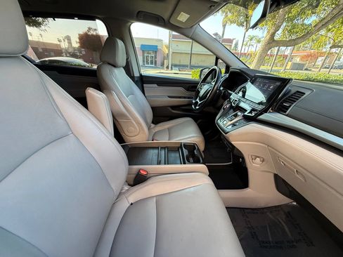 Used 2018 Honda Odyssey EX-L image 27