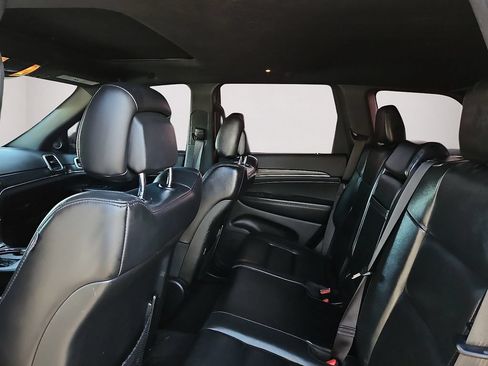 Used 2019 Jeep Grand Cherokee Limited AWD/4WD image 18