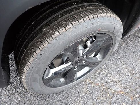 New 2025 Jeep Grand Cherokee Limited w/ Black Appearance Package image 10