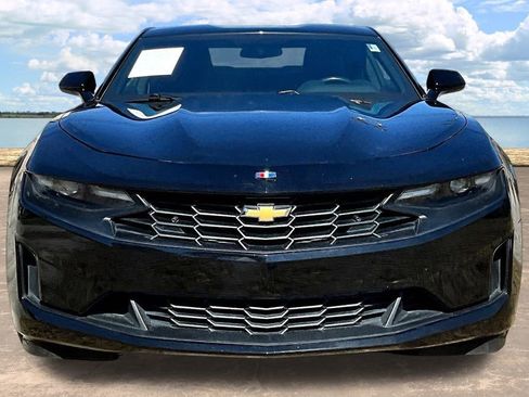 Used 2022 Chevrolet Camaro LT RWD image 2