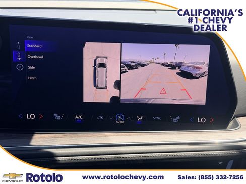 Used 2025 Chevrolet Suburban Z71 AWD/4WD image 24