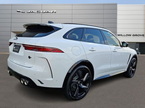 New 2026 Jaguar F-PACE SVR 575 Edition image 2