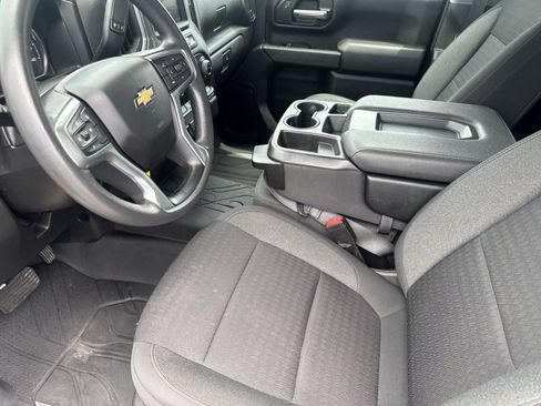Used 2022 Chevrolet Silverado 2500 Custom w/ Custom Value Package AWD/4WD image 10
