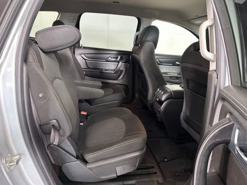 Used 2015 Chevrolet Traverse LT w/ Style and Technology Package image 26