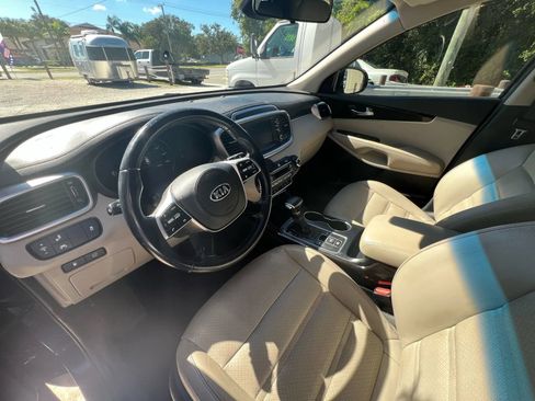 Used 2019 Kia Sorento EX FWD image 12