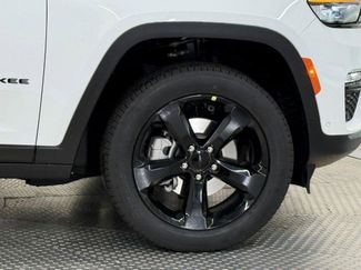 New 2025 Jeep Grand Cherokee Limited w/ Luxury Tech Group II video 2