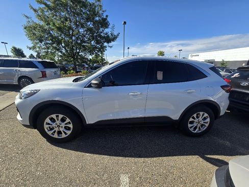 Used 2024 Ford Escape Active w/ Tech Pack #1 AWD/4WD image 2