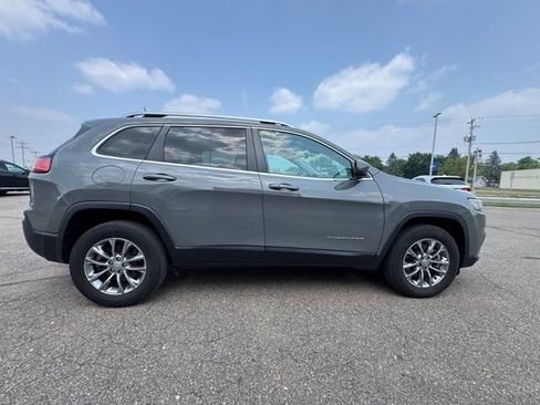 Used 2021 Jeep Cherokee Latitude Plus AWD/4WD image 8