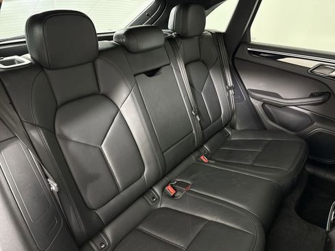 Certified 2023 Porsche Macan image 23
