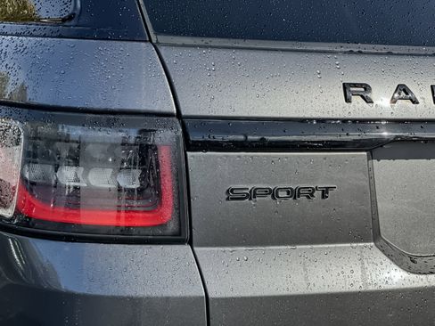 Used 2018 Land Rover Range Rover Sport HSE Dynamic image 28