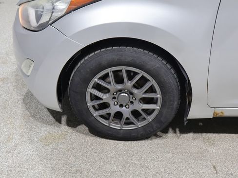 Used 2012 Hyundai Elantra Limited w/ Technology Pkg 5 FWD image 8