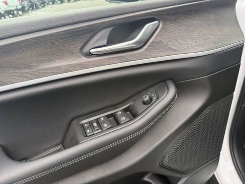 New 2026 Jeep Grand Cherokee Altitude image 11