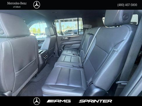 Used 2025 Chevrolet Suburban LT w/ Comfort Package RWD image 18