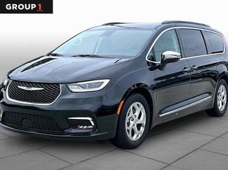 Used 2023 Chrysler Pacifica Limited FWD video 1