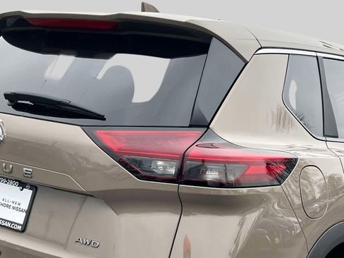 Used 2025 Nissan Rogue SV image 10