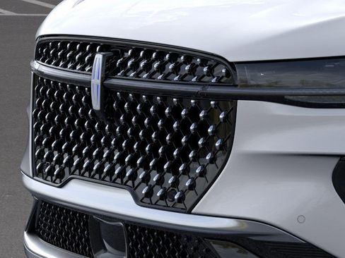 New 2026 Lincoln Nautilus Reserve image 17