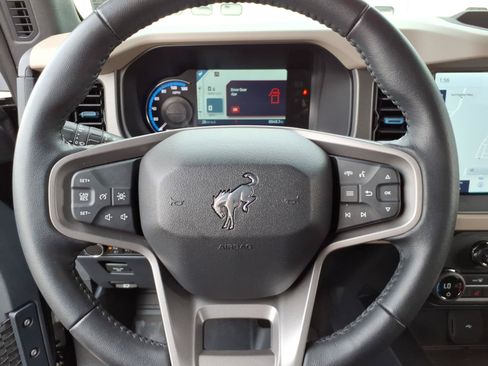 Used 2024 Ford Bronco Wildtrak AWD/4WD image 18