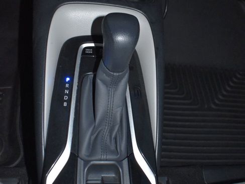 Used 2020 Toyota Corolla LE image 31