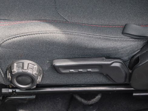 Used 2025 Jeep Wrangler Unlimited Rubicon image 22