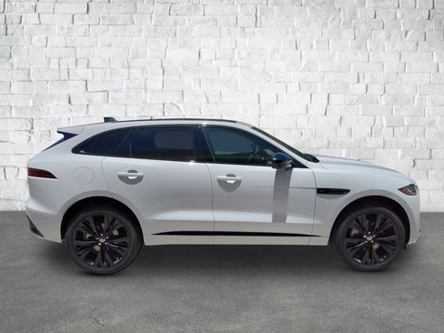 New 2026 Jaguar F-PACE R-Dynamic S image 9