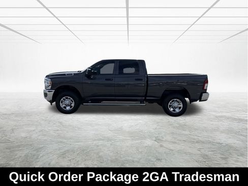 Used 2024 RAM 2500 Tradesman w/ Chrome Appearance Group image 8