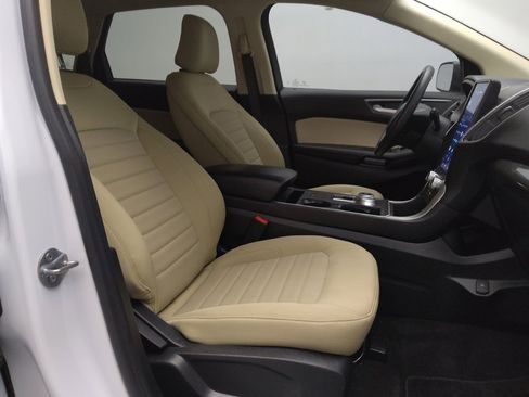 Used 2024 Ford Edge SE image 21