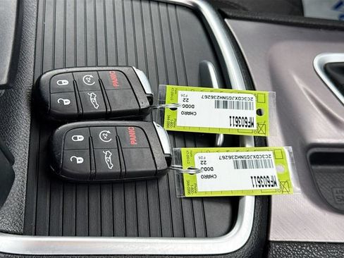 Used 2022 Dodge Charger SXT AWD/4WD image 39