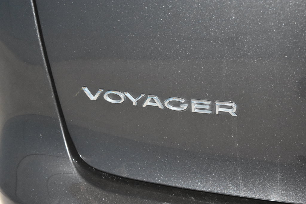 Used 2023 Chrysler Voyager LX FWD image 26