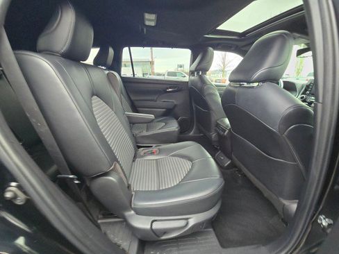 Used 2022 Toyota Highlander XSE image 15