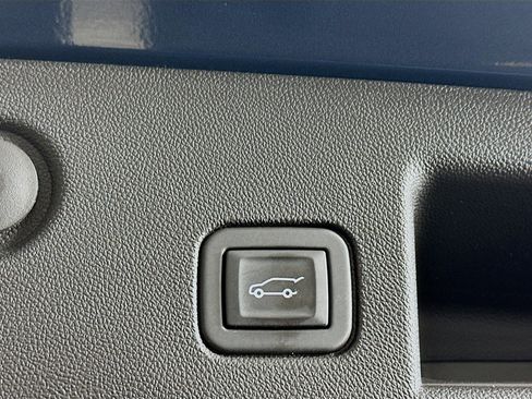 Used 2024 Chevrolet Equinox LT image 30