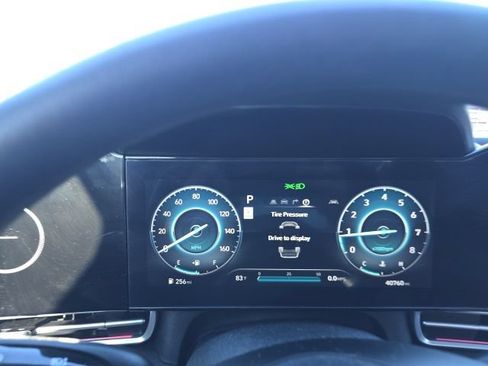 Used 2024 Hyundai Elantra SEL FWD image 9