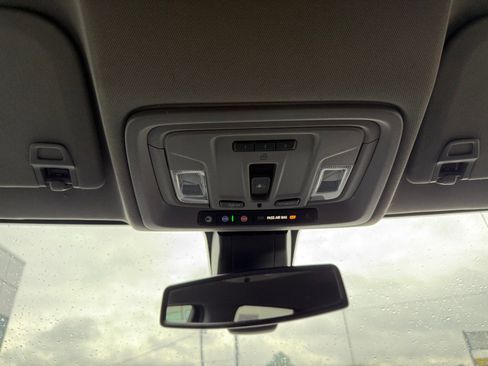 Used 2020 GMC Sierra 1500 SLT image 28