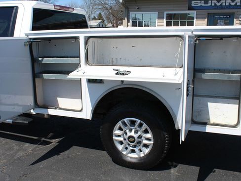 Used 2024 Chevrolet Silverado 2500 LT w/ Convenience Package image 35