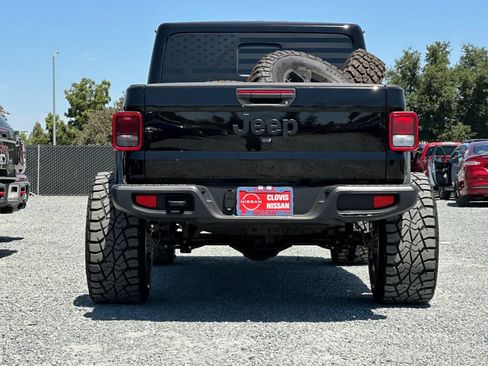 Used 2025 Jeep Gladiator Sport AWD/4WD image 8
