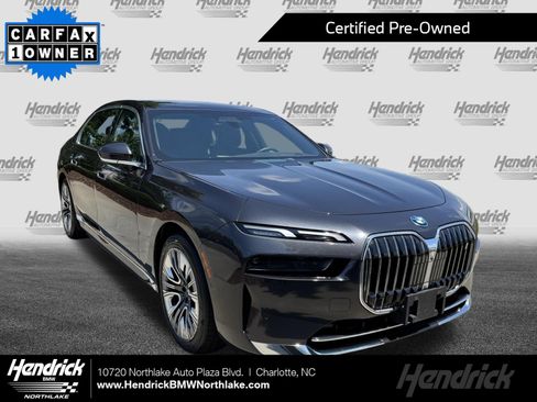 Used 2023 BMW i7 xDrive60 AWD/4WD image 1