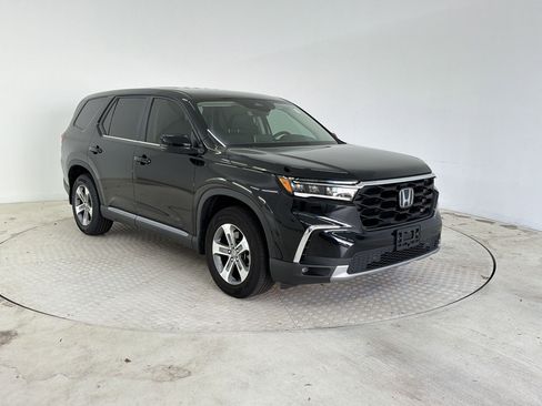 Used 2025 Honda Pilot EX-L image 7