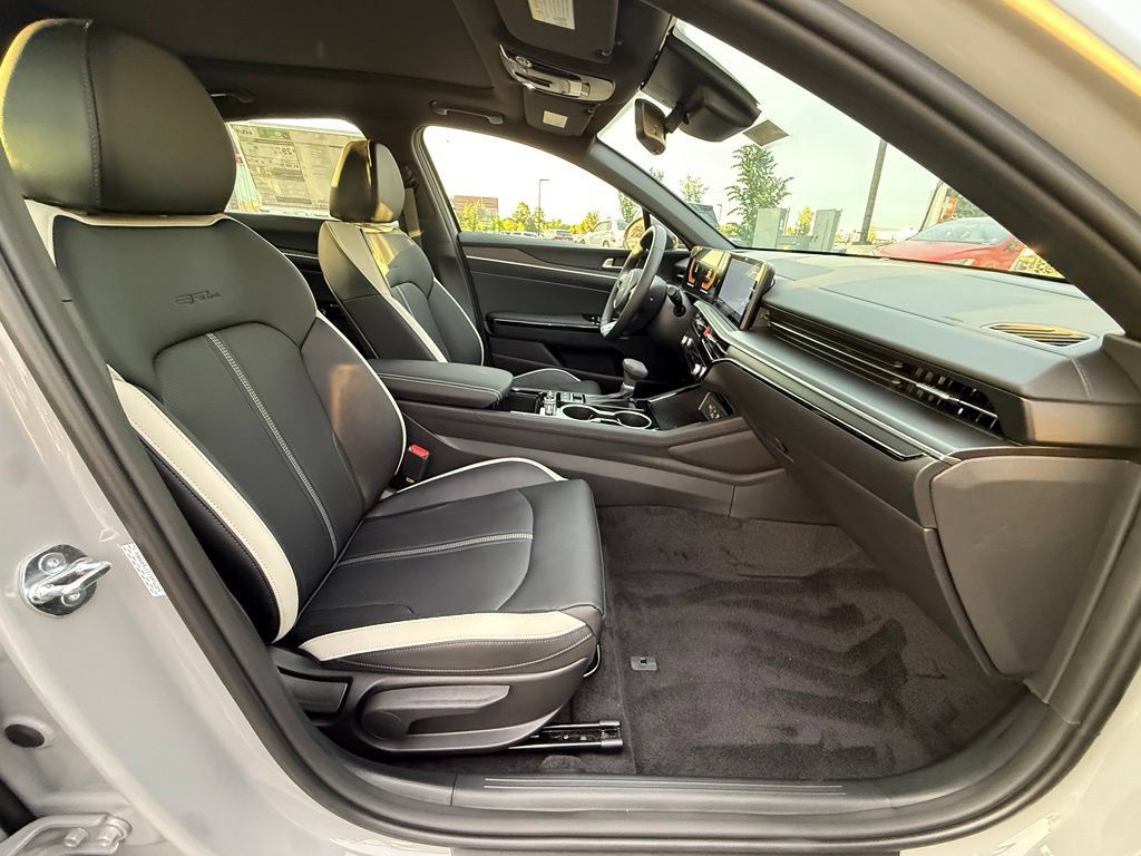 New 2026 Kia K5 GT-Line w/ GT-Line Premium Package FWD image 31